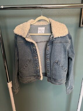 Celebrity Pink Light Wash Denim Jacket with Cream Sherpa Collar
